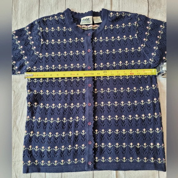 Northern Reflections Vintage Hong Kong •Sz Medium• Cottagecore Grandma Sweater - Picture 7 of 7